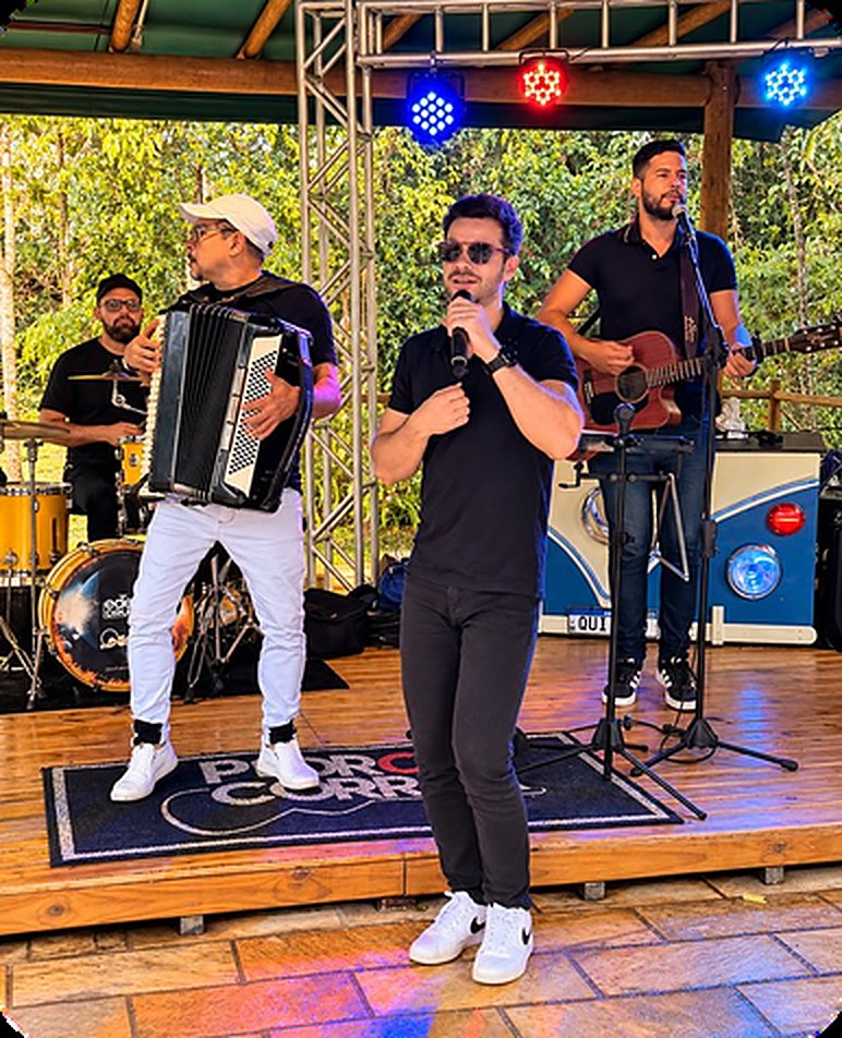 Show ao vivo com sanfona e violão